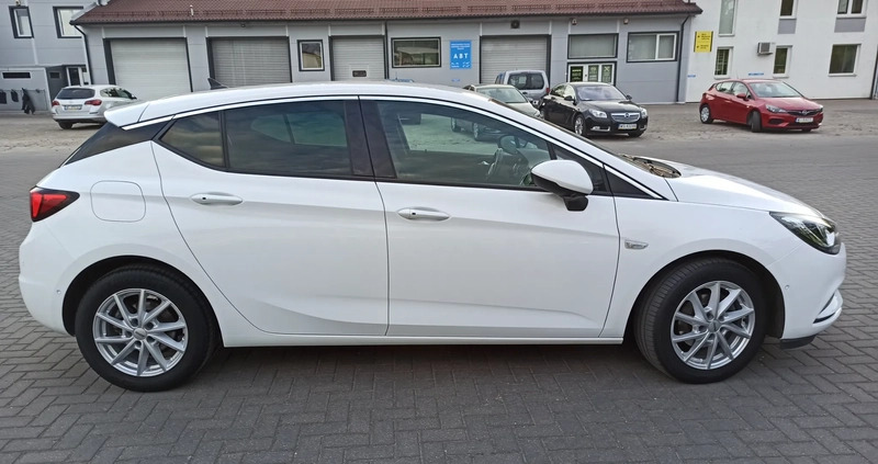 Opel Astra cena 52000 przebieg: 103460, rok produkcji 2015 z Siedlce małe 254